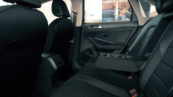 Задний ряд сидений Volkswagen Jetta
