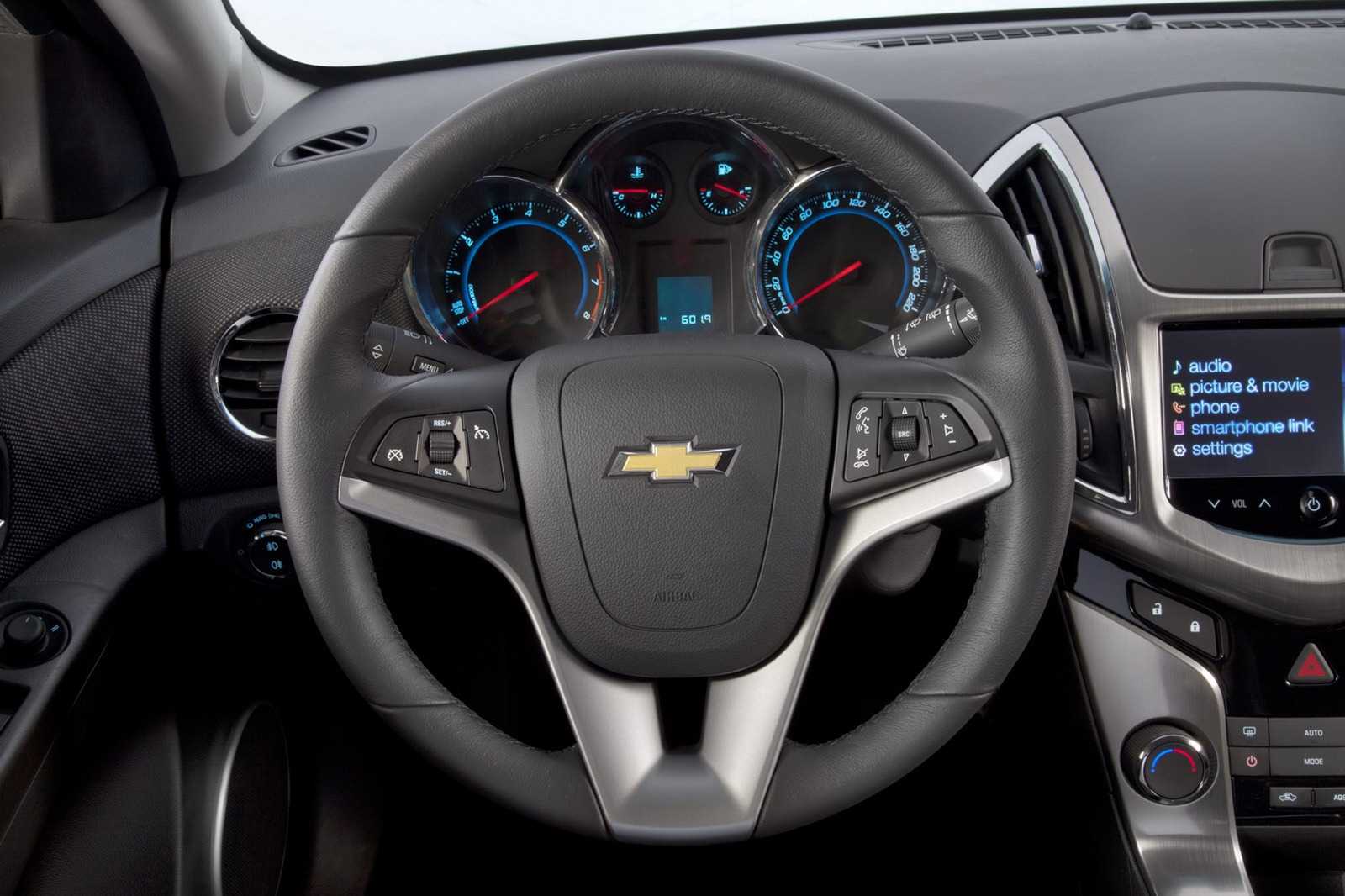 Chevrolet Cruze 2015 салон