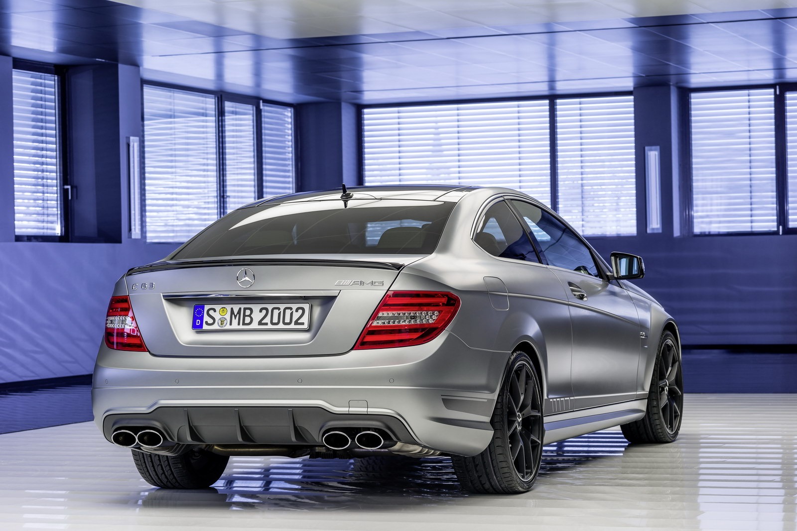 Mercedes Benz c63 крутые