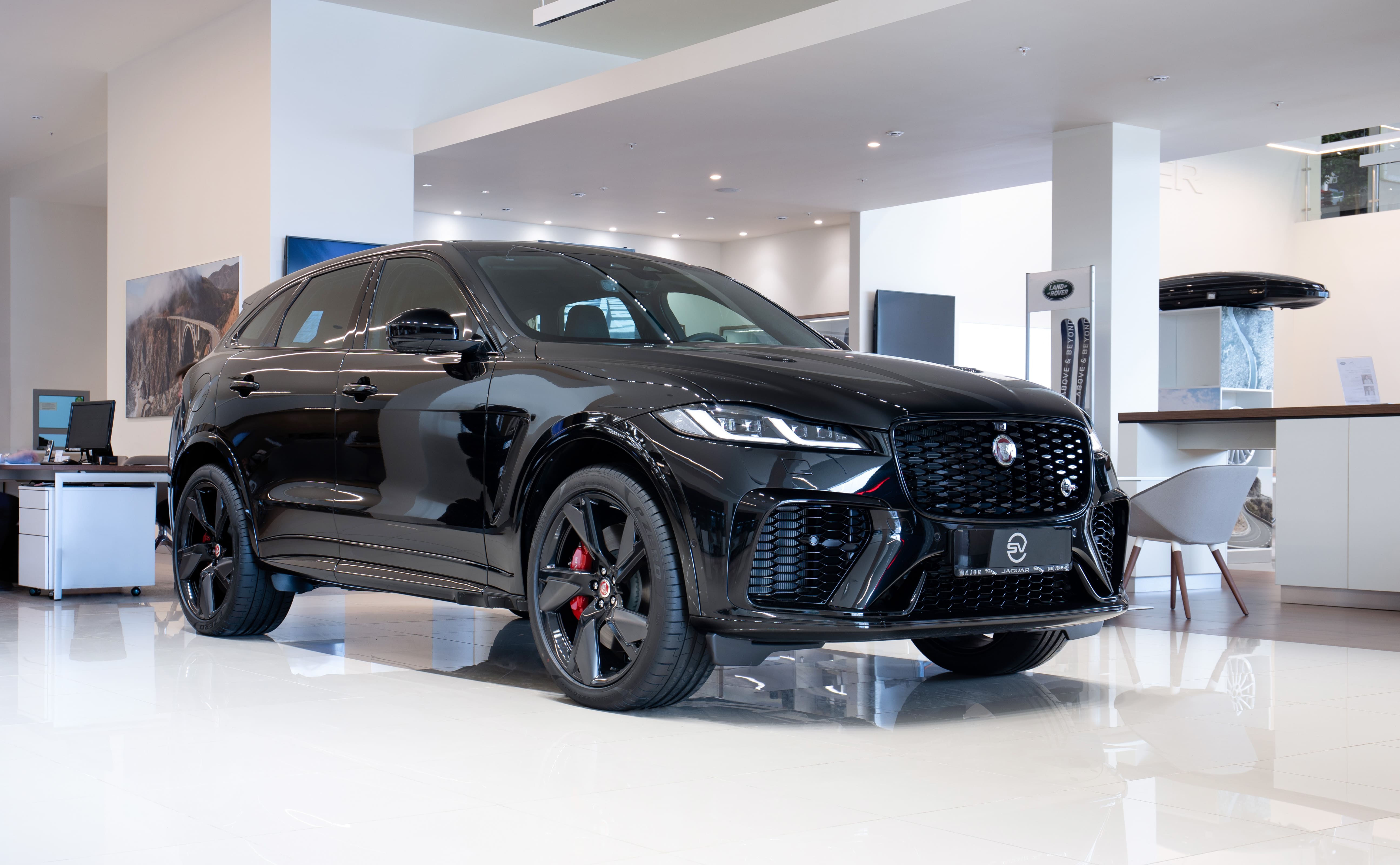 Jaguar F-Pace SVR 5.0 AT Santorini Black - Major Auto - Новости