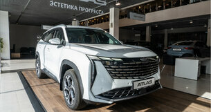 Ветеран и модник: сравнительный тест-драйв Geely Atlas и Geely Atlas Pro