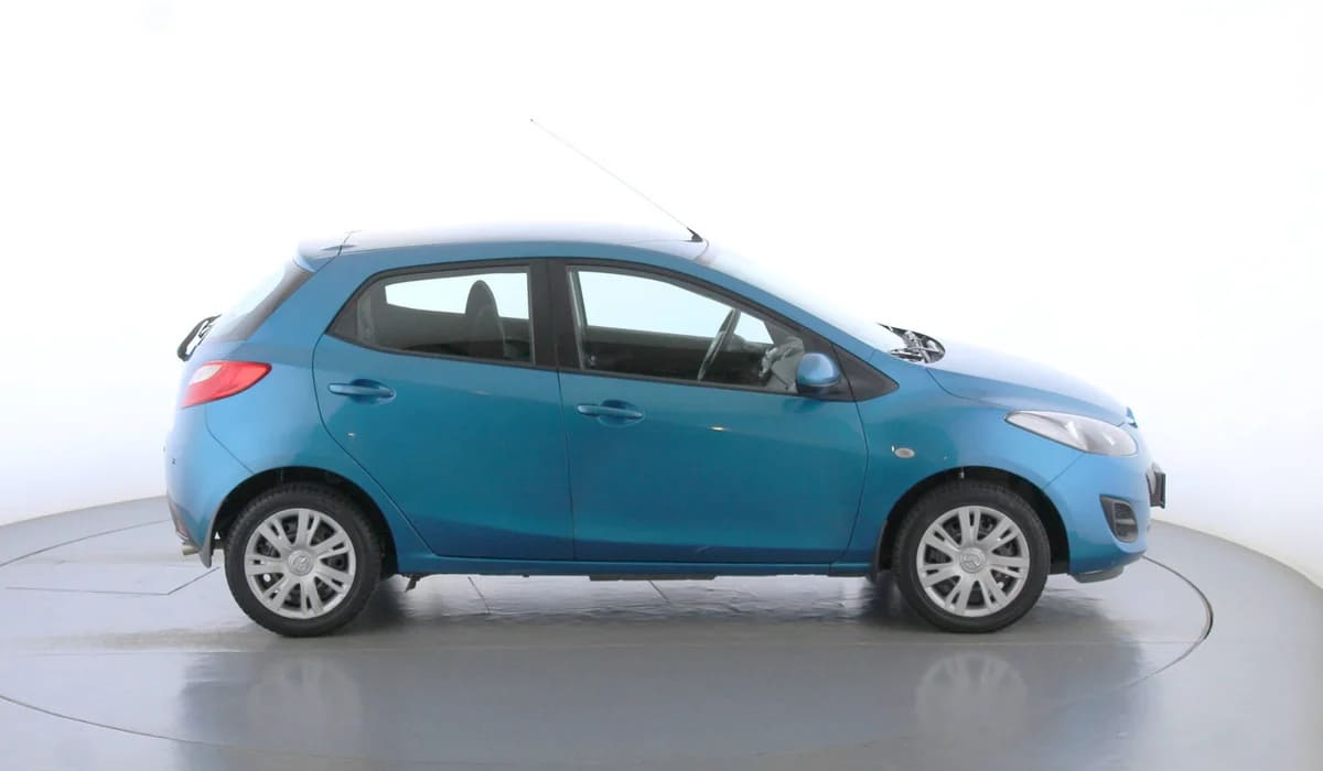 Mazda 2 (DE) 2011 года