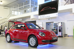 Презентация нового автомобиля Volkswagen Beetle в Major City, 13 ноября 2013 года